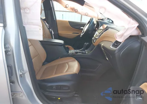 2018 Chevrolet Equinox Premier z USA, uszkodzony, nr VIN 2GNAXVEV1J6196158